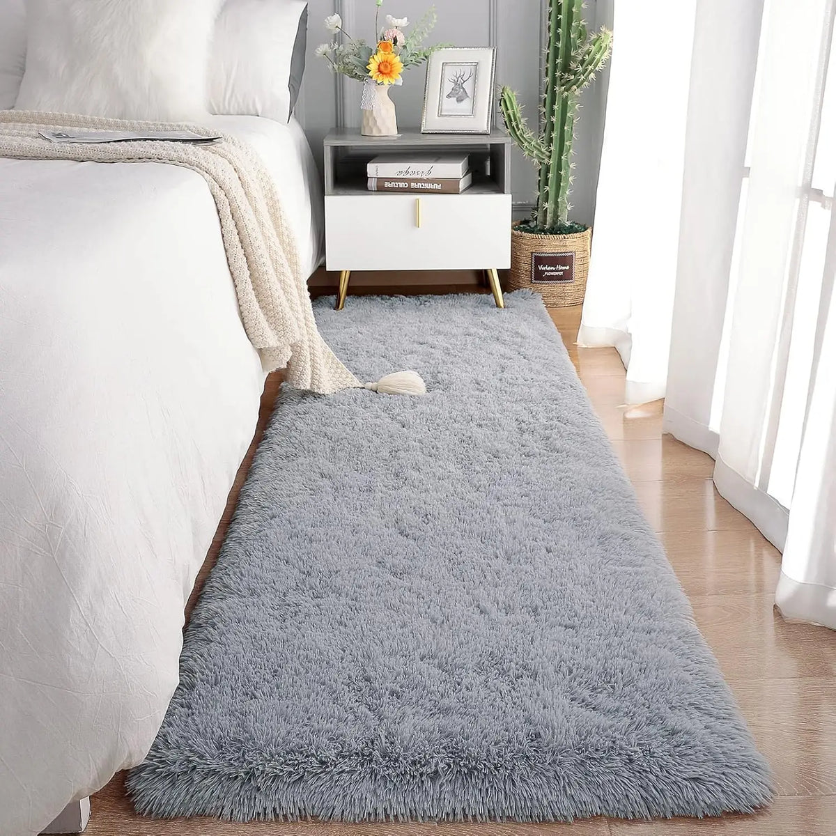 VIKAMA Shaggy Runner Rug Soft Polyester for Bedroom